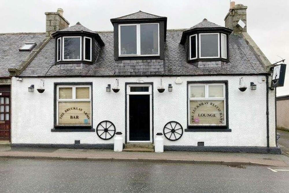 Freehold Bar and Restaurant with Two Bedroom Flat