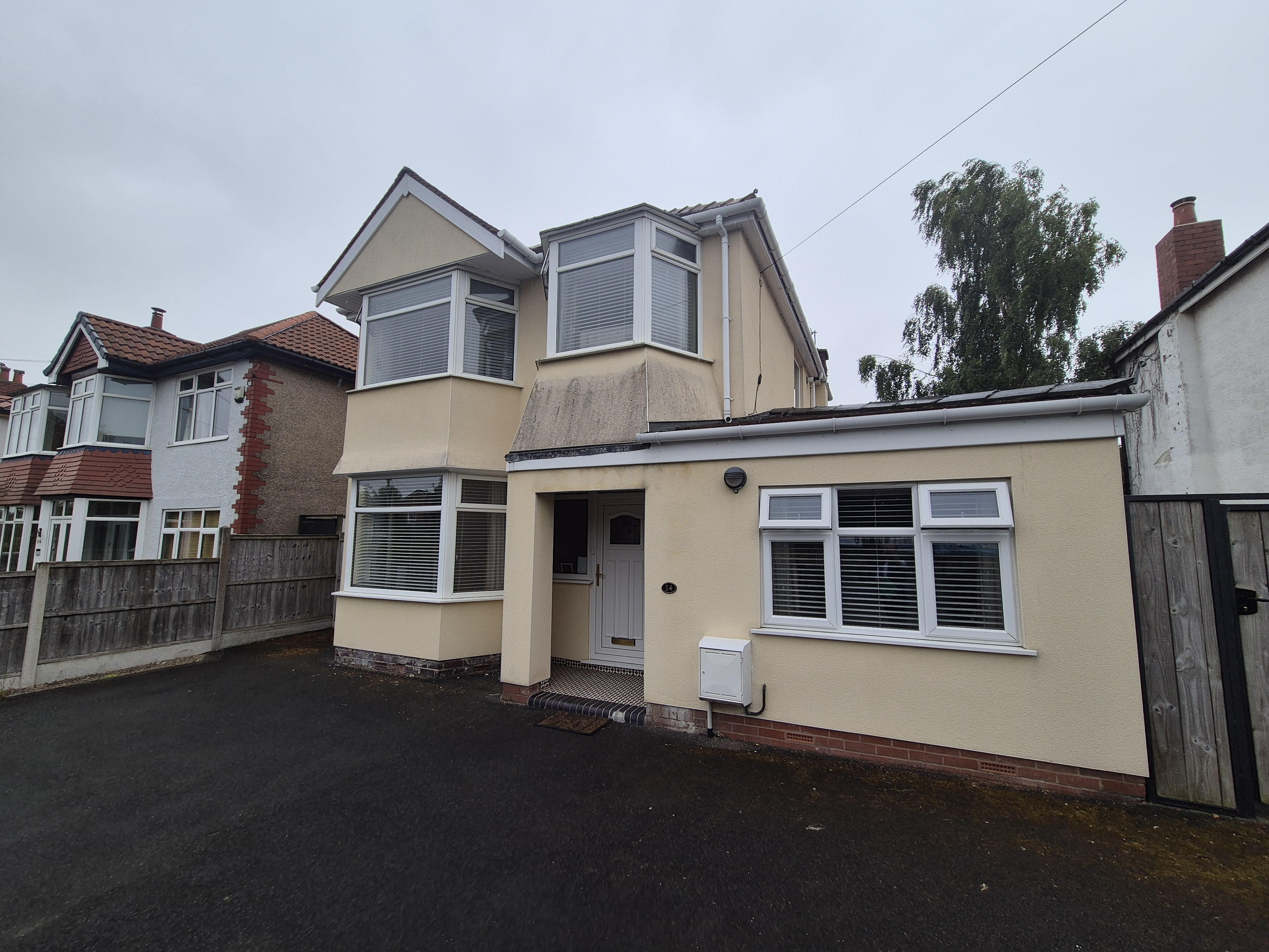 Detached House in Halewood