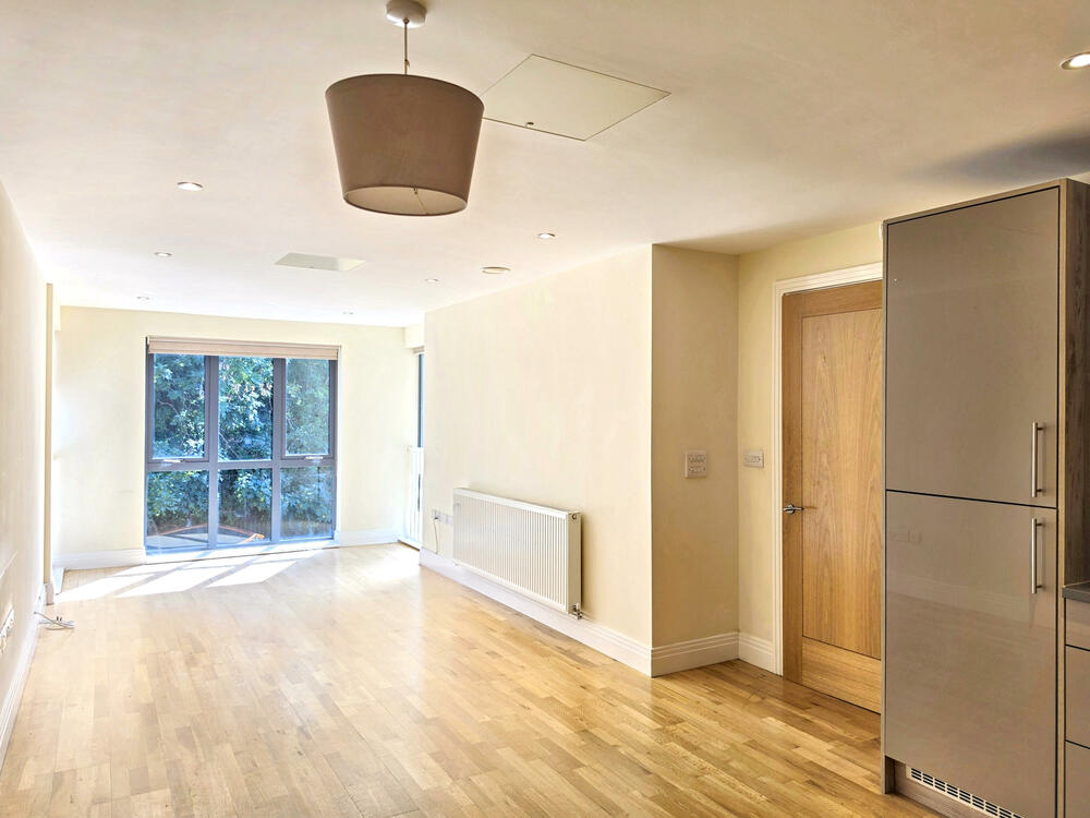Photo of Flat 12, Garden Court, 70 Station Rd, Yiewsley, West Drayton UB7 7FA