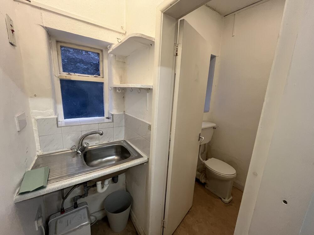 Photo of 365 London Rd, Hazel Grove, Stockport SK7 6AA