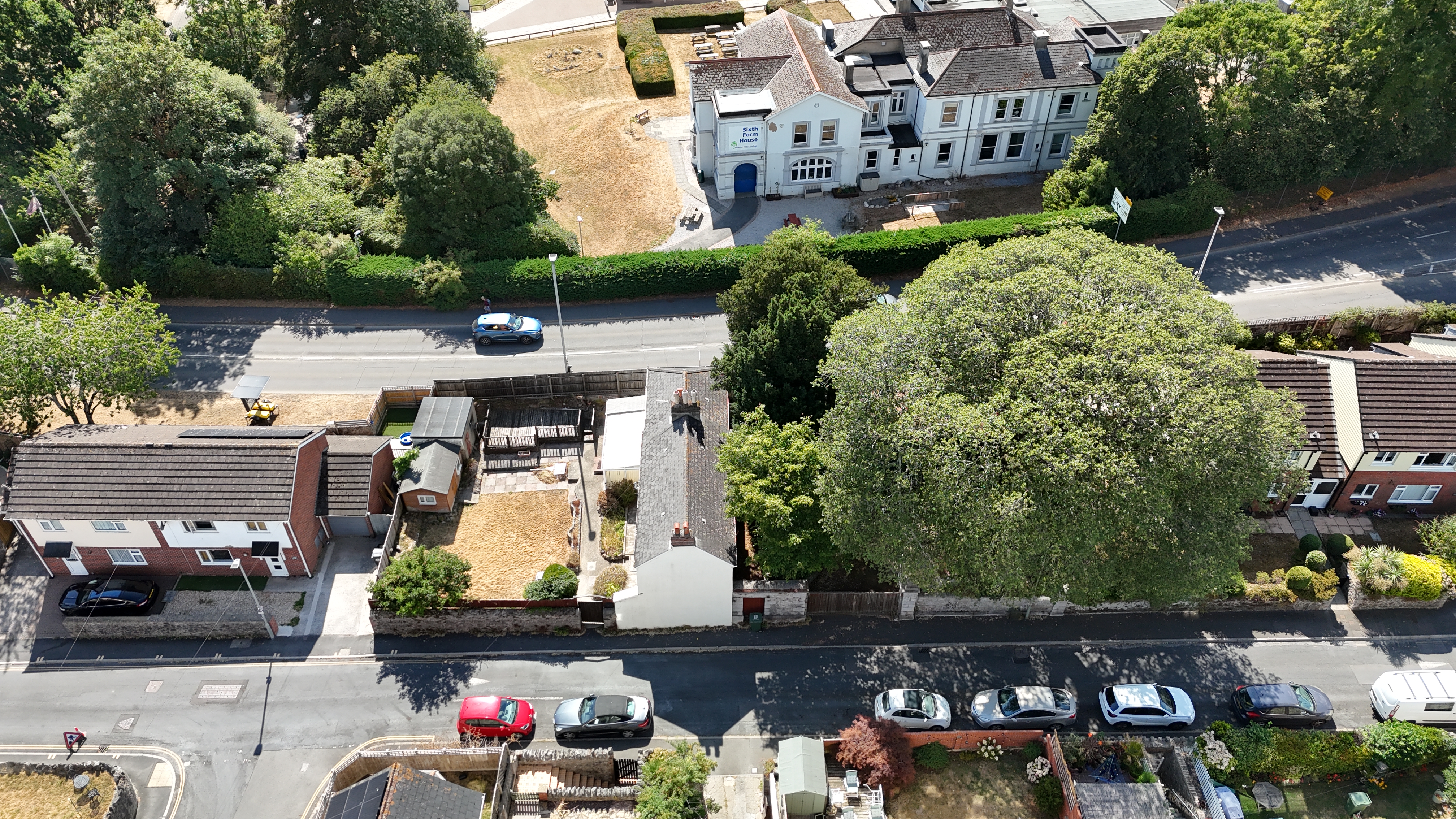 3 Bedroom Detached House Requiring Modernisation