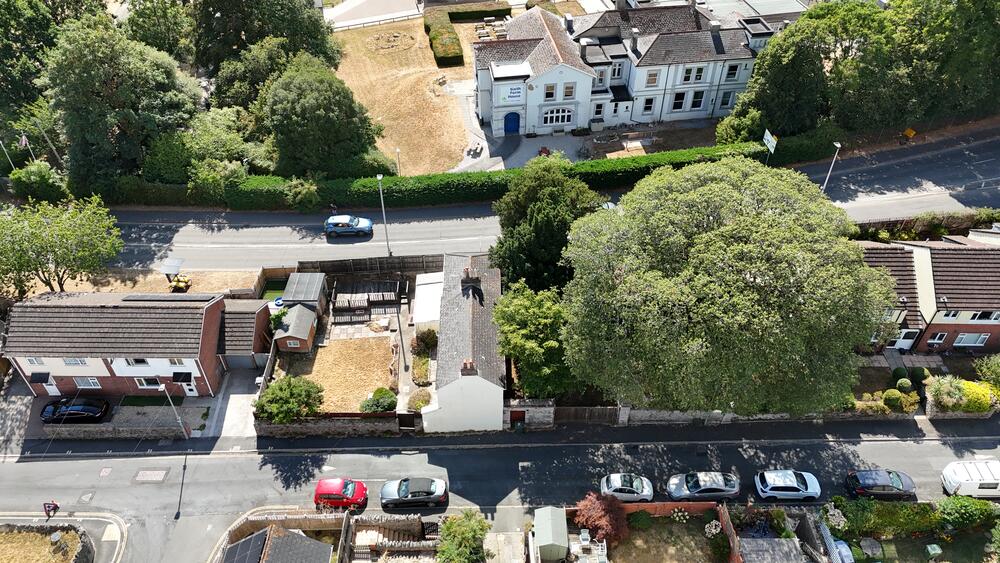 3 Bedroom Detached House Requiring Modernisation