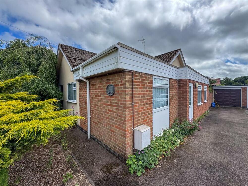 Detached Bungalow with Mature Gardens