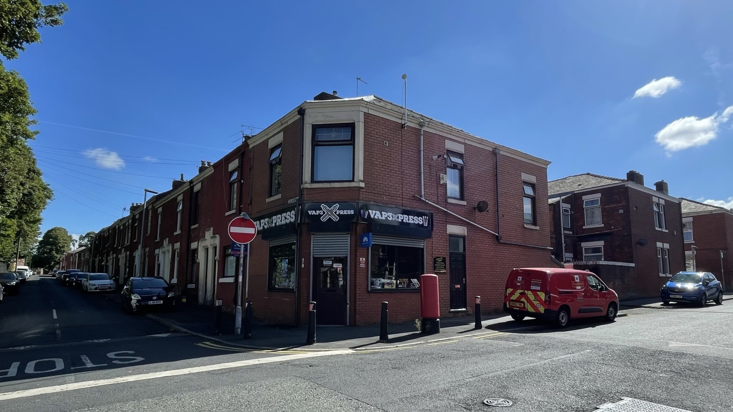 Mixed Use Property with Retail Unit and Flat