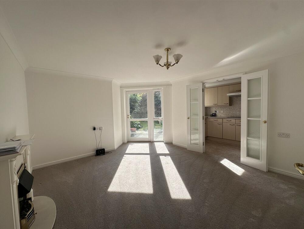 Photo of Flat 1, Nelson Court, Glen View, Gravesend, Kent DA12 1PL