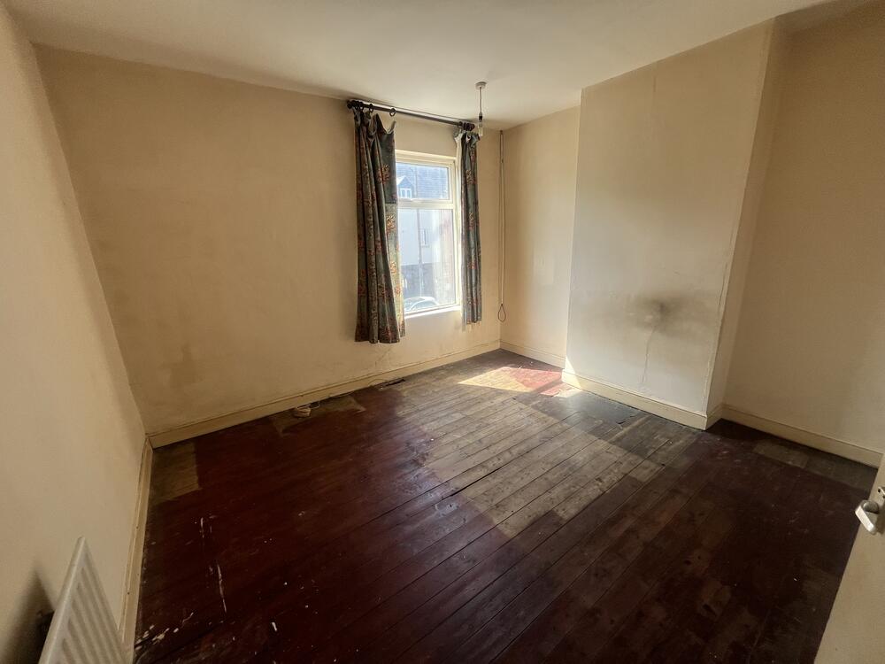 Photo of 112 Knighton Fields Rd W, Leicester LE2 6LG