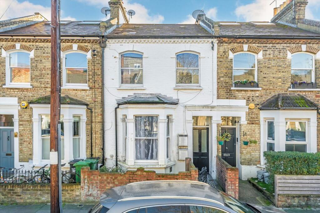 Flat for auction in London