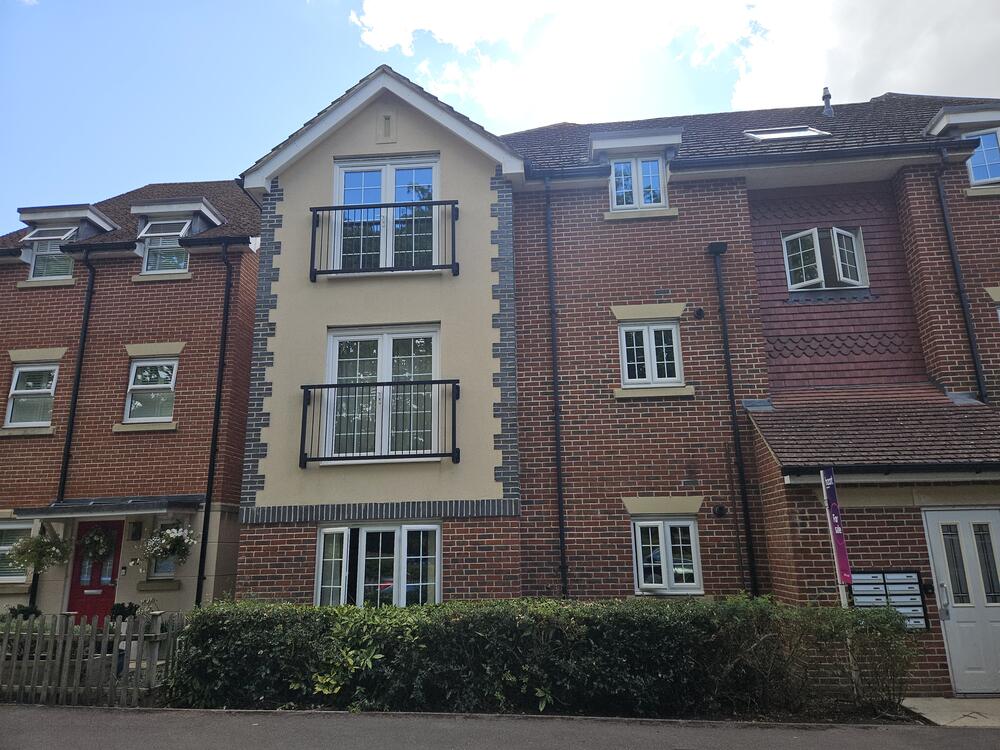 Photo of 23 Elder Cres, Lindford, Bordon GU35 0RF