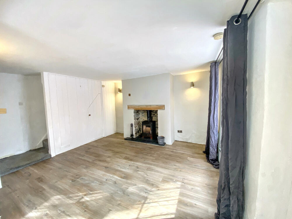 Photo of 5 Station Road, Buckfastleigh, Devon TQ11 0BU