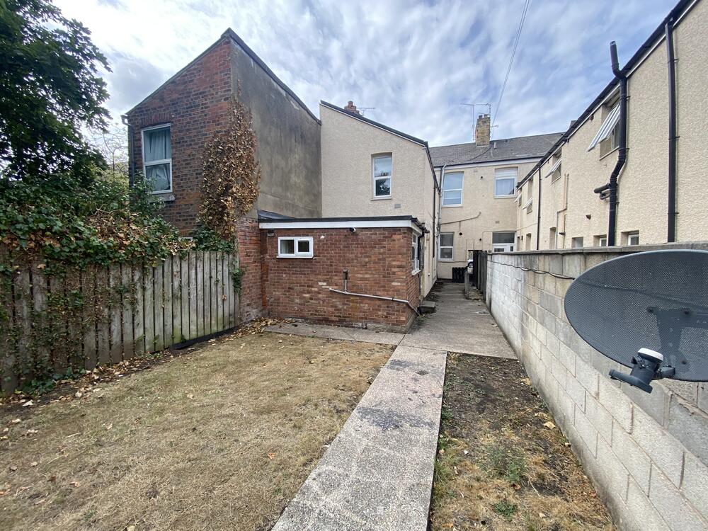 Photo of Flat 2 and Flat 3, 15 Hutt Street, Hull, East Riding of Yorkshire HU3 1QL