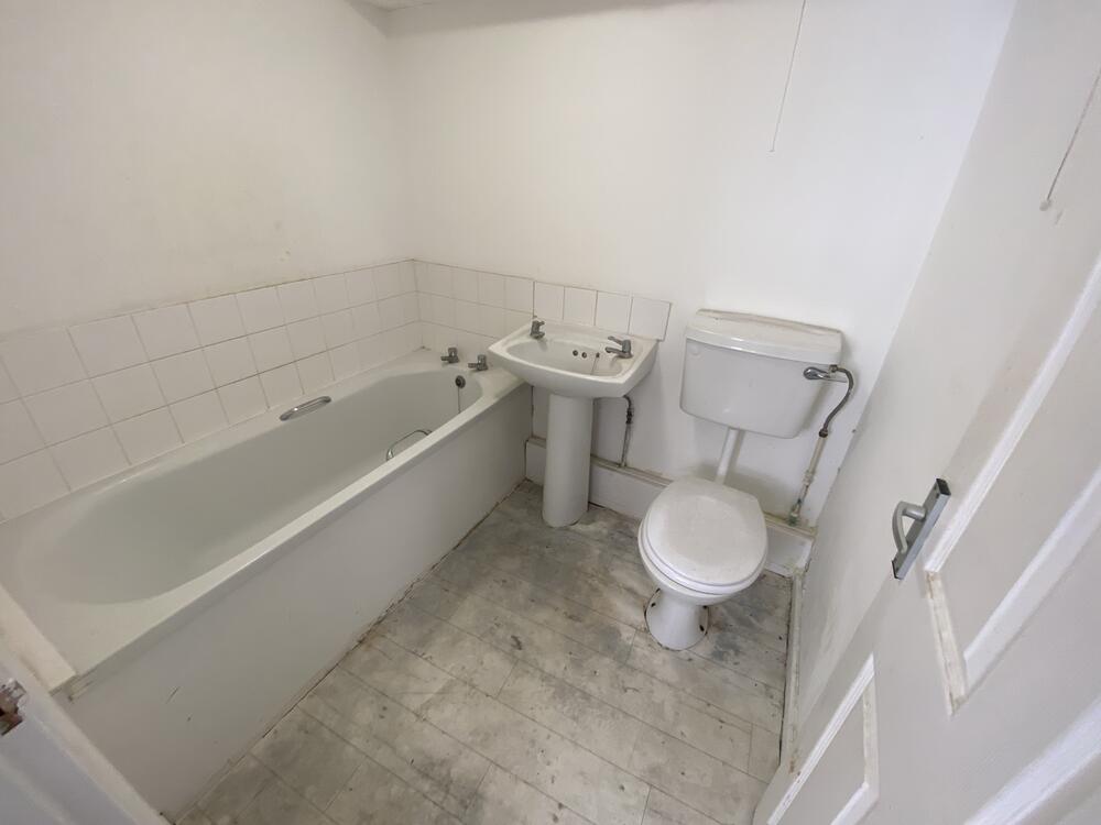 Photo of Flat 2 and Flat 3, 15 Hutt Street, Hull, East Riding of Yorkshire HU3 1QL