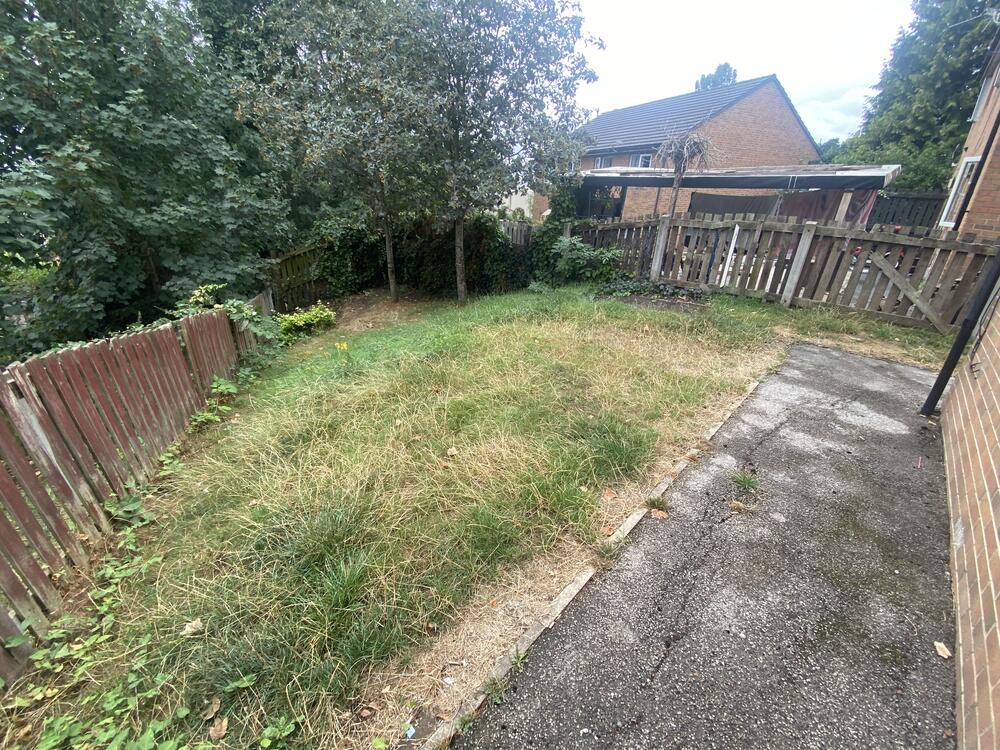 Photo of 17 The Wickets, Batley, West Yorkshire WF17 7LA