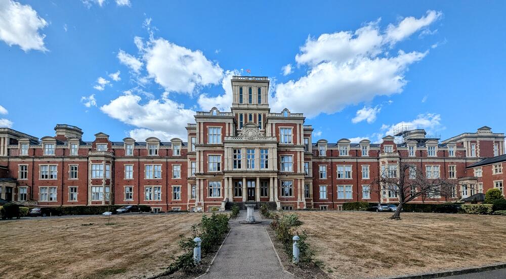 Impressive Two-Bedroom Apartment in Grade II Listed Victoria Court