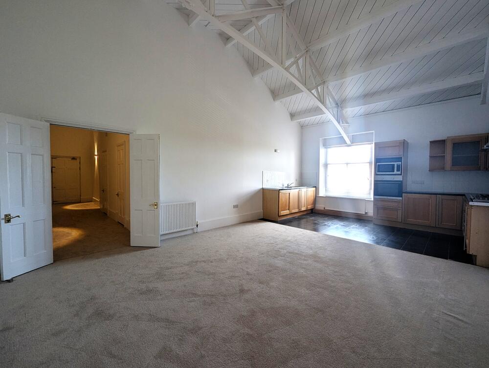Photo of Flat 38, Victoria Court, Royal Earlswood Park, Redhill, Surrey RH1 6TE