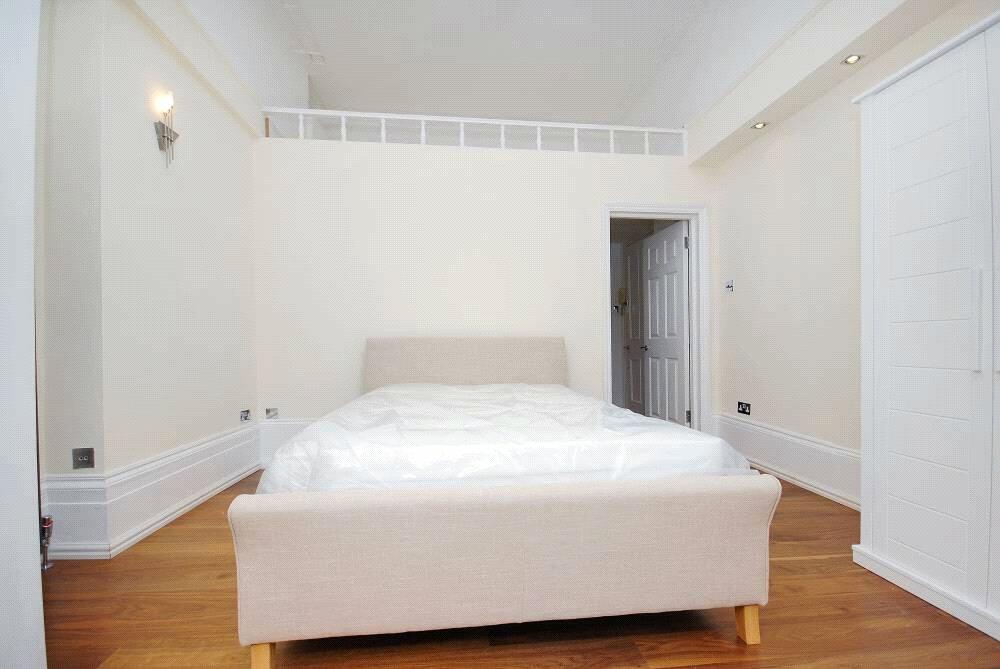 Photo of First Floor Flat (Flat 3), 172 Holland Park Avenue, London, Greater London W11 4UH
