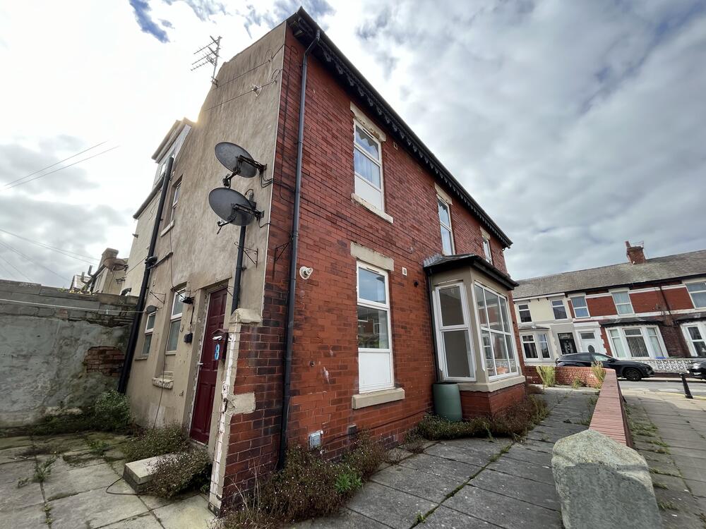 Photo of Flats A and B, 8 Edelston Road, Blackpool, Lancashire FY1 3HN