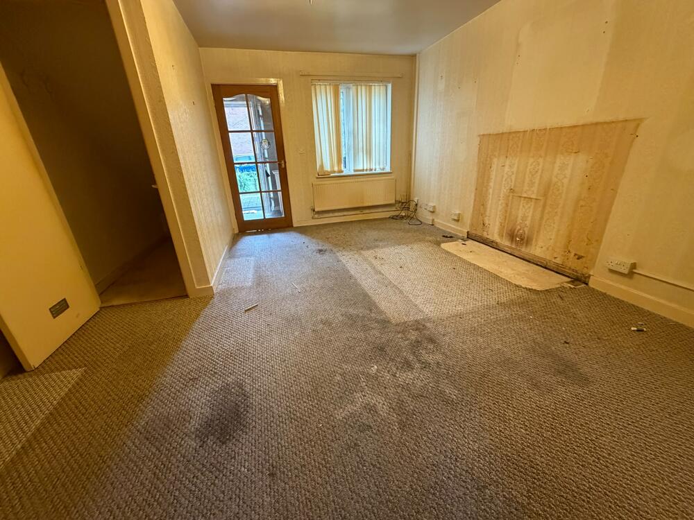 Photo of 35 Chelbourne Drive, Oldham, Lancashire OL8 4RE