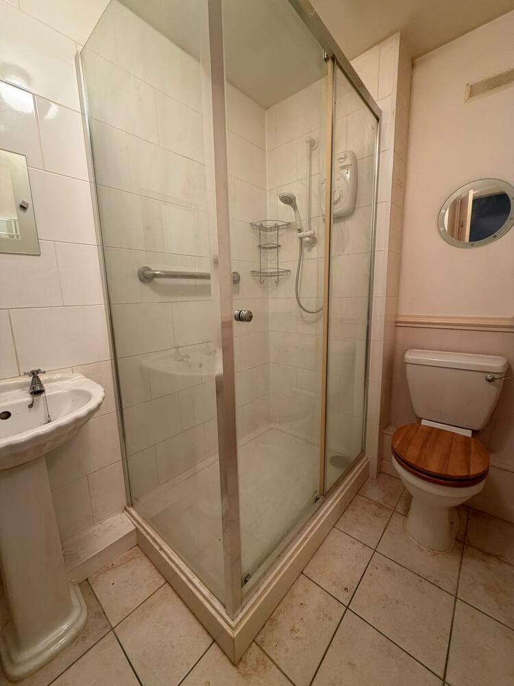 Photo of 35 Chelbourne Drive, Oldham, Lancashire OL8 4RE