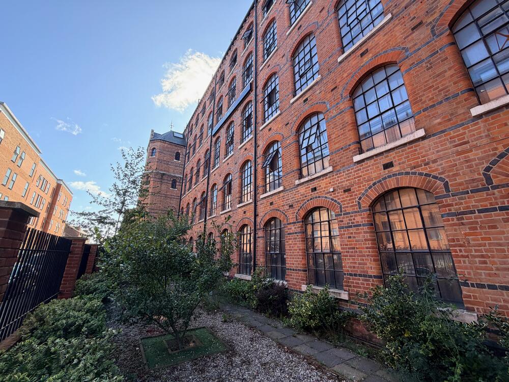 Flat 203 Regency Suites, 65 Russell Street