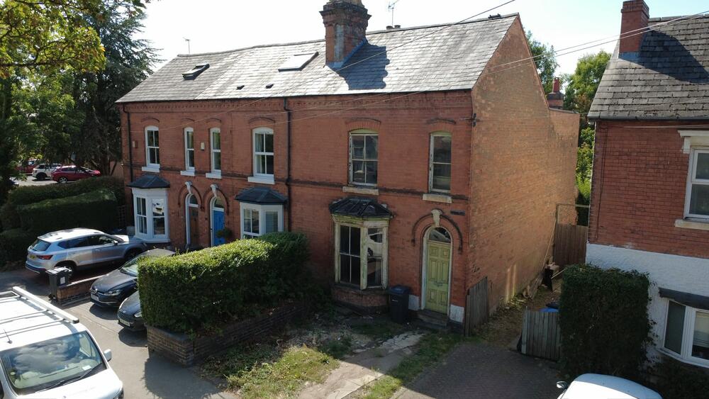 End of terrace house with period features