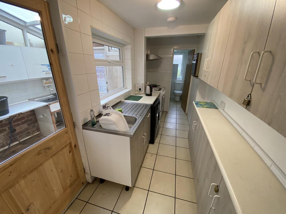 Photo of 16 Park Road, Doncaster, South Yorkshire DN1 2QH