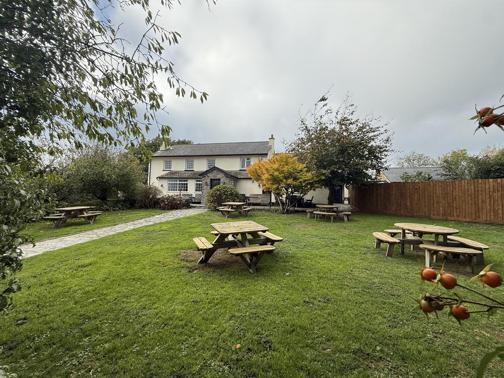 Former Country Inn with Potential for Commercial and Residential Uses