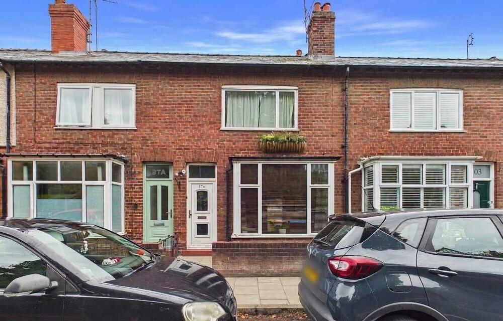 Three Bedroom Mid Terraced House