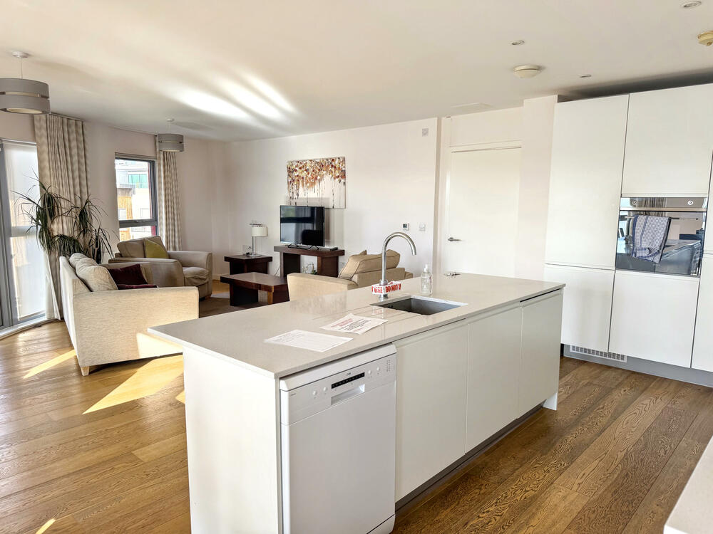 Photo of 128 Glenalmond Avenue, Cambridge, Cambridgeshire CB2 8DD