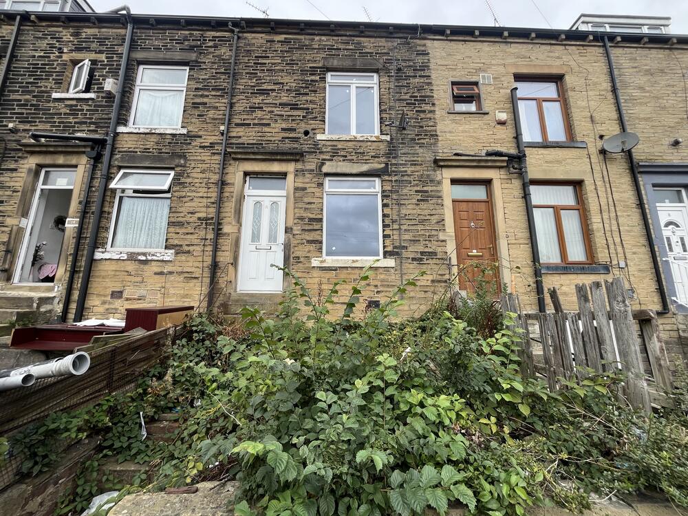 Three-storey Mid-Terrace House for Sale