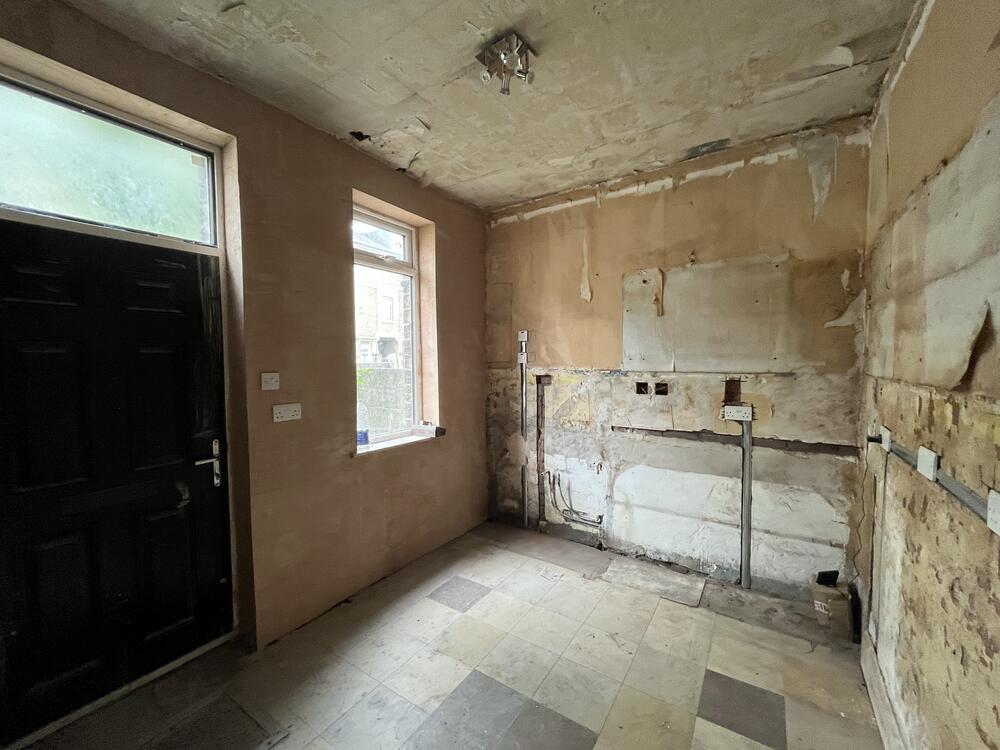 Photo of 12 Lindley Road, Bradford, West Yorkshire BD5 7PD