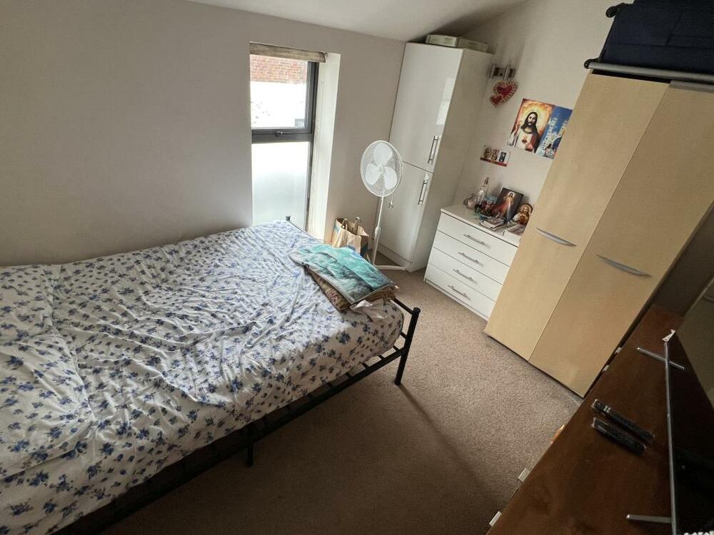 Photo of 152, 152a & 152b London Road, Hazel Grove, Stockport, Cheshire SK7 4DJ