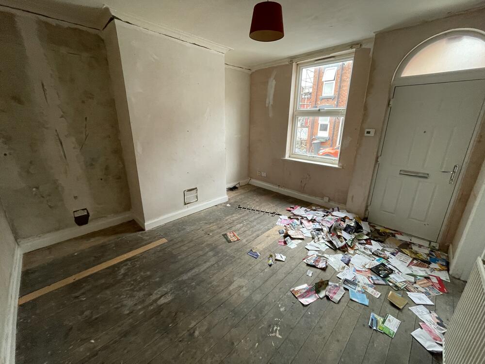 Photo of 17 Kelsall Grove, Leeds, West Yorkshire LS6 1QY