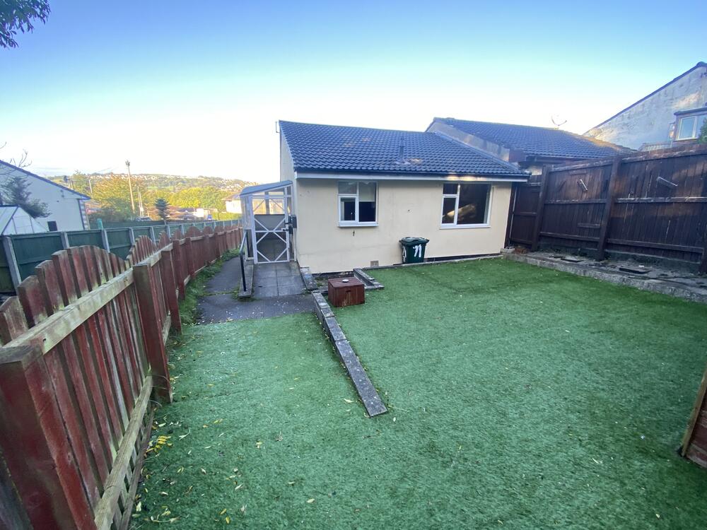 Photo of 71 Hainworth Wood Road North, Keighley, West Yorkshire BD21 5NF