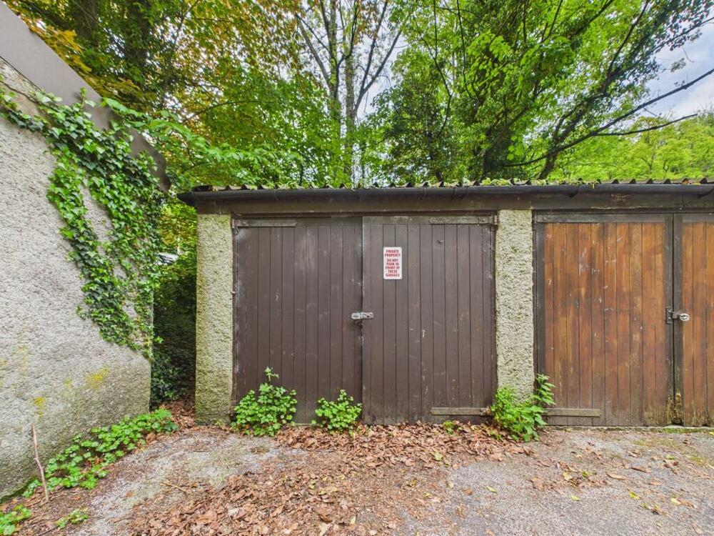 Single Garage in the Heart of Cromford